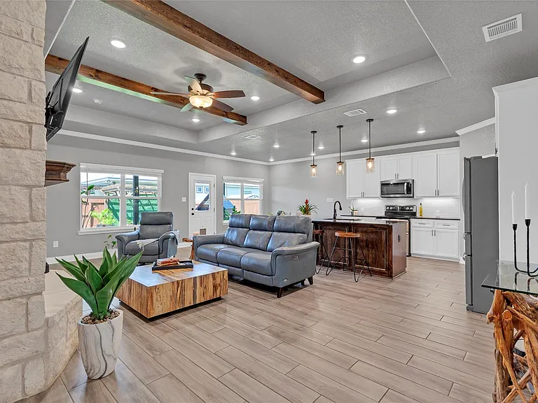 8508 Glade Dr — Photo 23