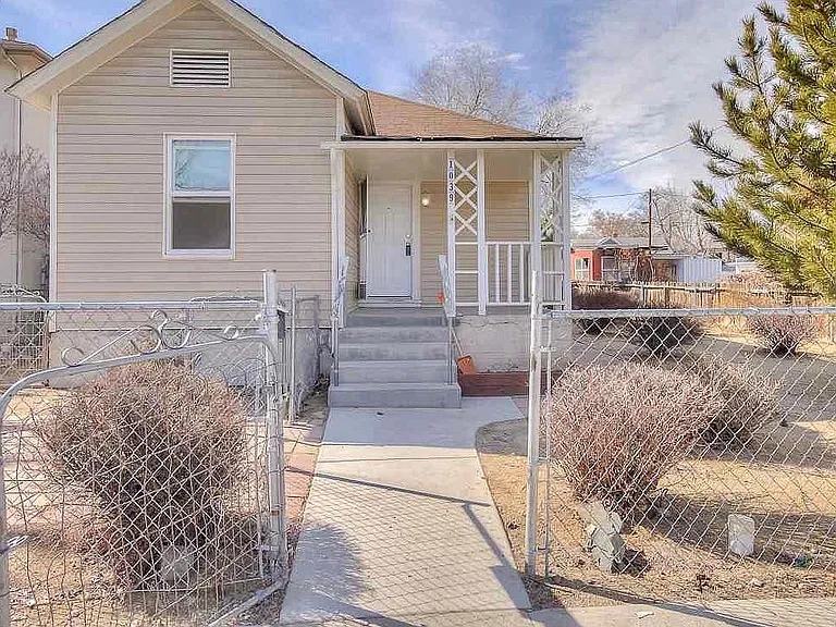1039 Watt St — Photo 2