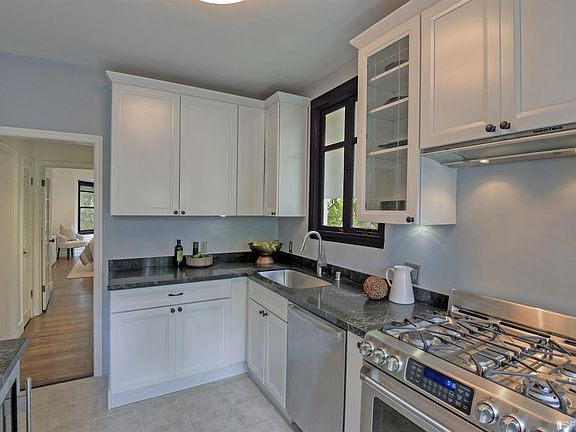 5th image of 830 Lake St APT 3