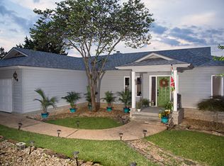 32 Quail Run Dr, Holiday Island, AR 72631