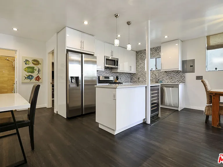 472 Rosecrans Ave — Photo 10