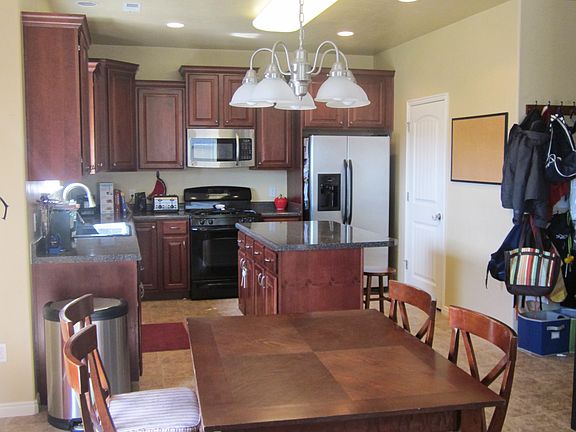 3rd image of 389 W Indian Summer Dr