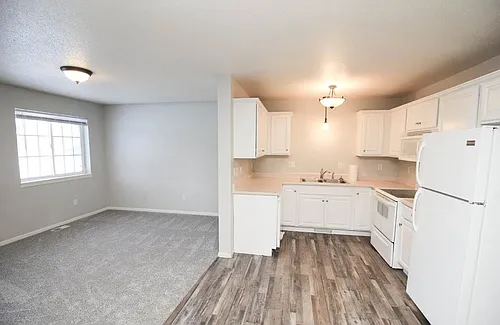 4905 S Tennis Ln Photo 1
