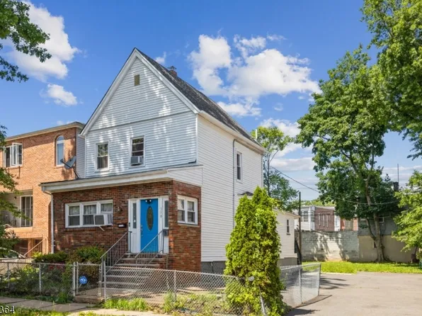 298 Tremont Ave, East Orange City, NJ 07018