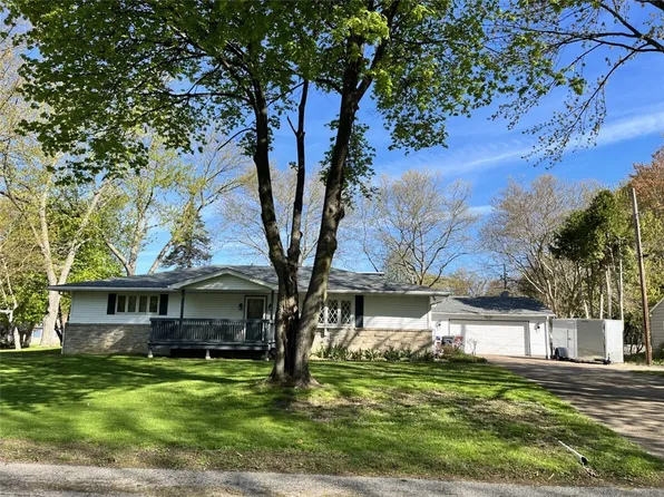 4416 Village St, Erie, PA 16506