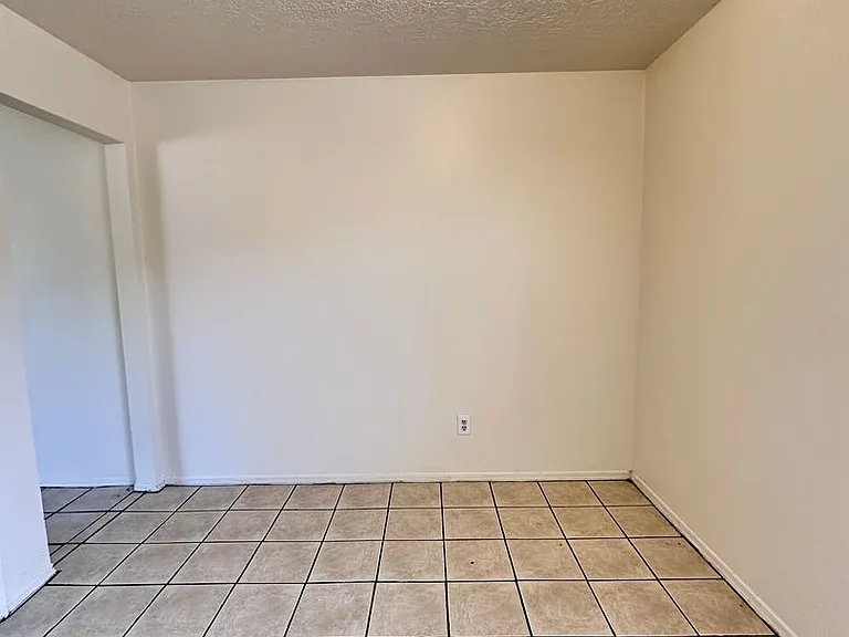 Flora Vista — Photo 27