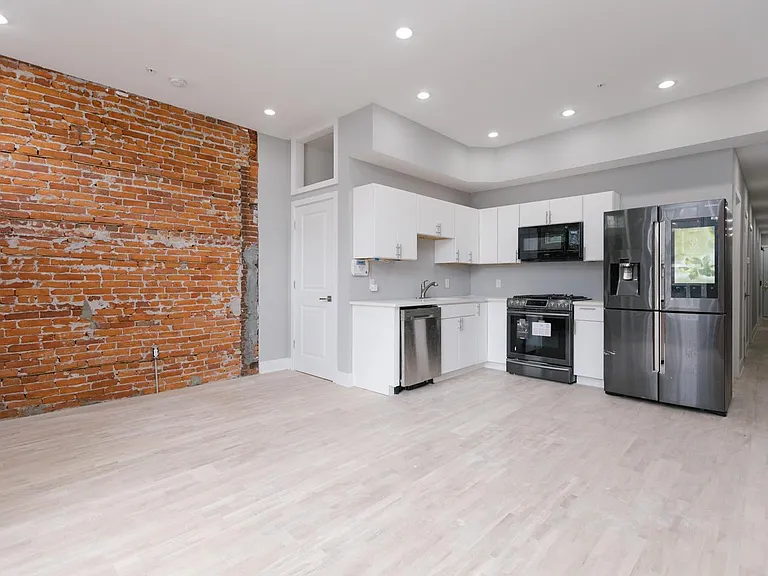 1715 W Jefferson St #1 — Photo 1