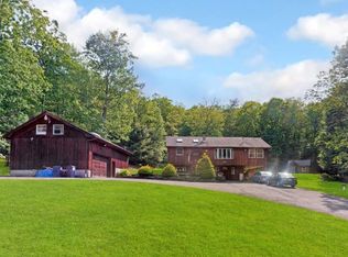 135 Rowland Rd, Greeley, PA 18425