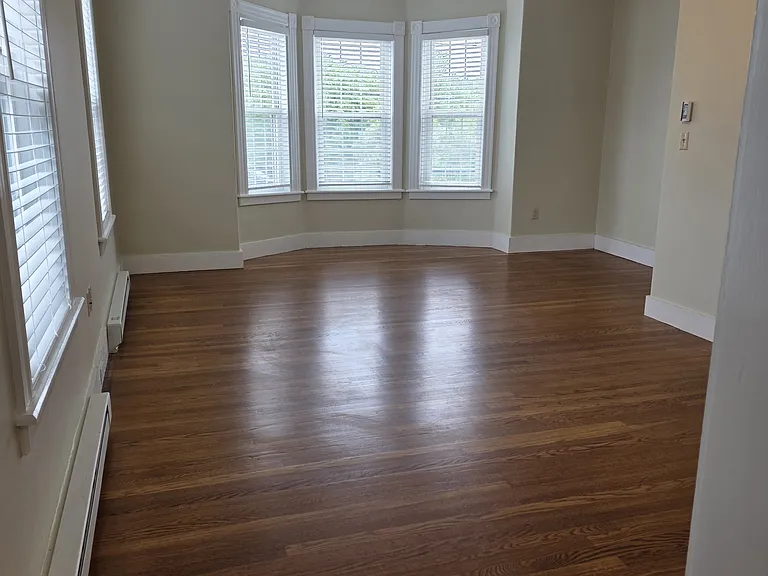 544 Main St #5 — Photo 1