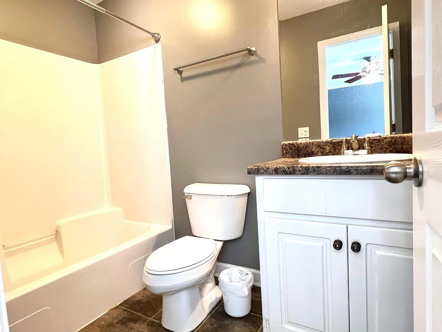 115 Cody Dr — Photo 4