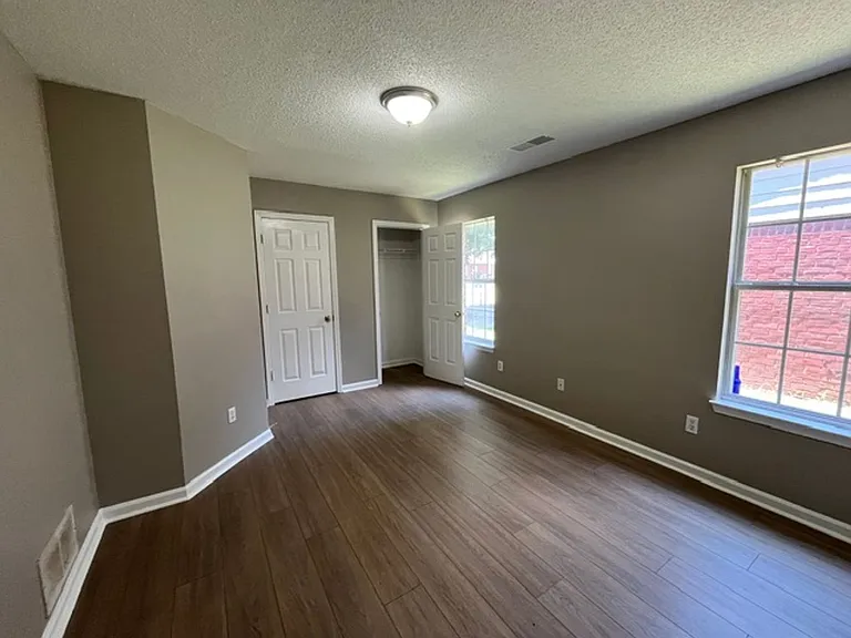 1608 Joy Blvd — Photo 3