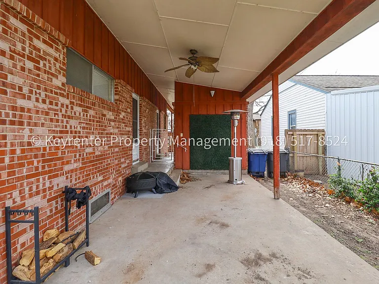 953 E 37th St S — Photo 7