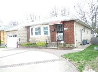 160 S Brookside Ave, Freeport, NY 11520