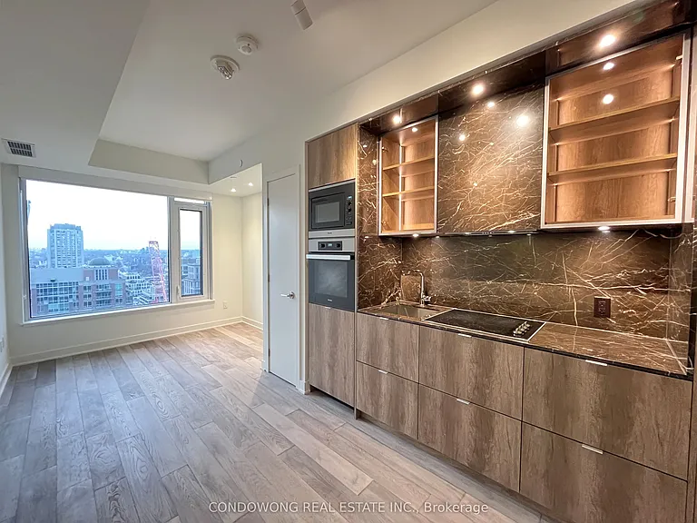 11 Yorkville Ave #1914 — Photo 1