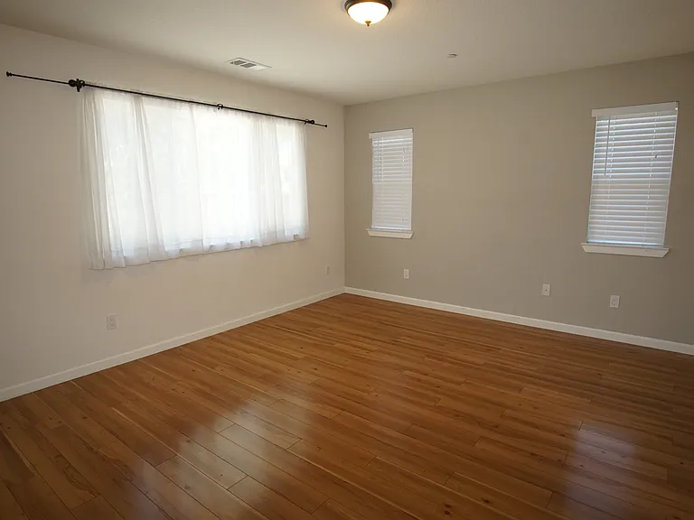 2498 Amaryl Dr — Photo 15