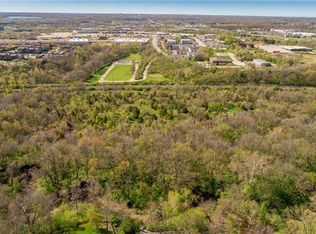 S Arrowhead Ave, Independence, MO 64057