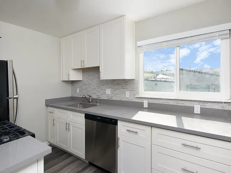 Bay Vista — Photo 8