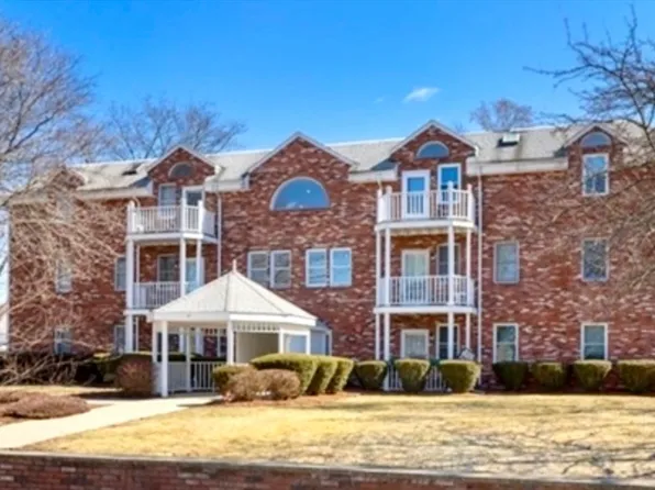 19 Paris St APT 203, Medford, MA 02155