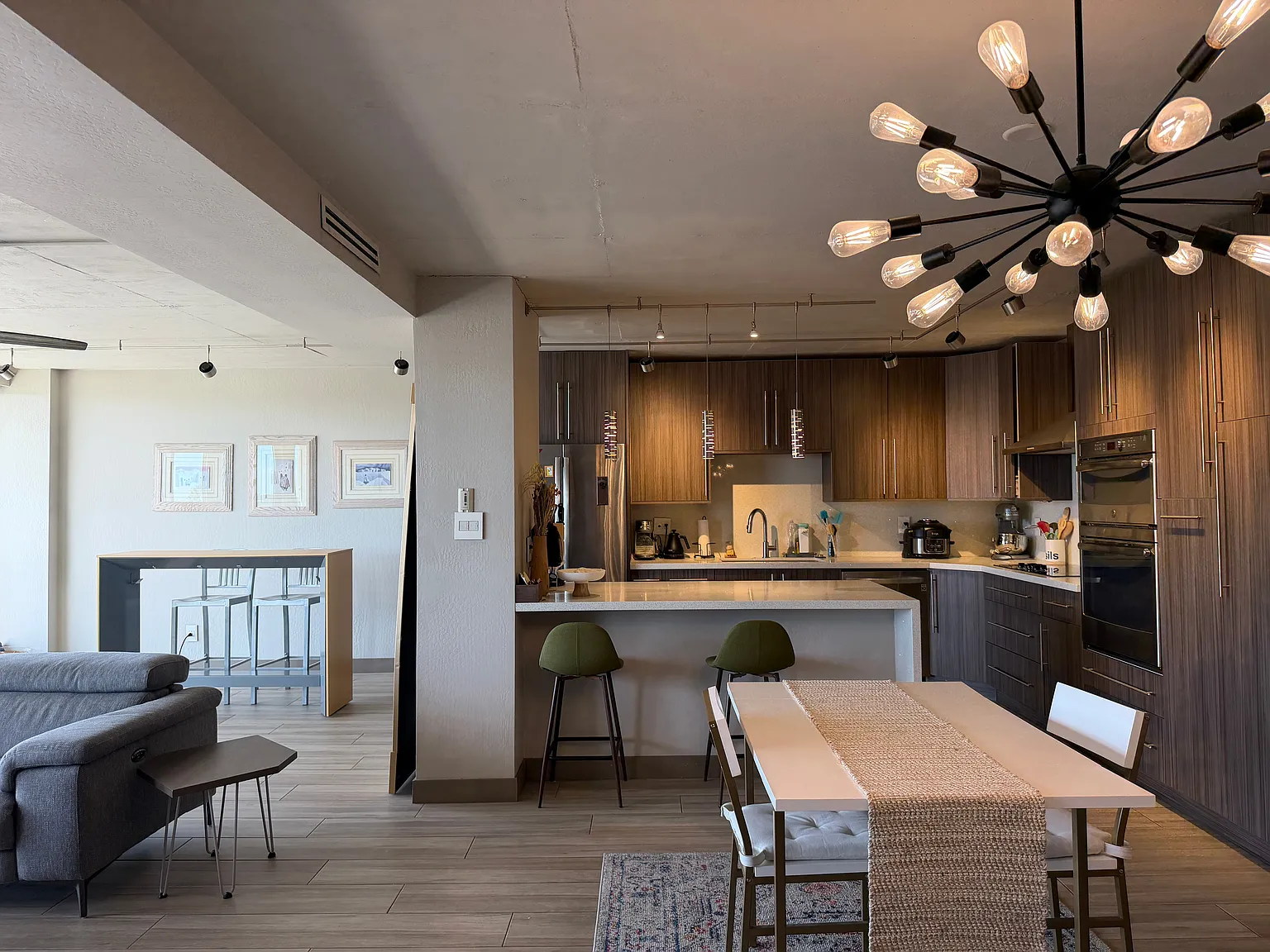 2 bed, 1456 sqft, $2,600 — Photo 3