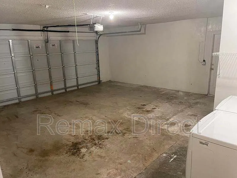 3 bed, 2.0 bath, $3,000 — Photo 2