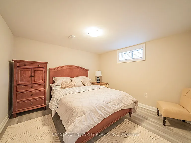 1277 Gainsborough Dr — Photo 40