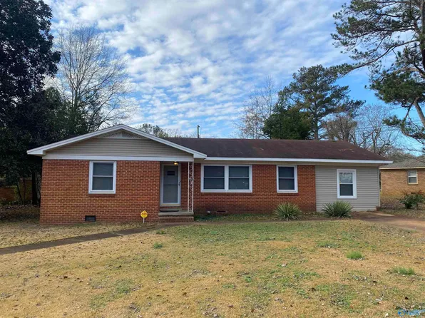1515 Club View Dr NW, Huntsville, AL 35816