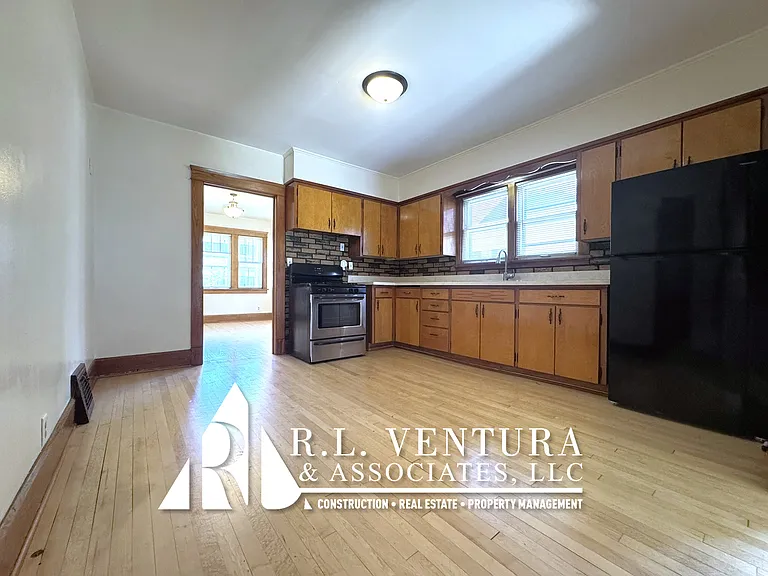 2418 Lasalle St #1/2 — Photo 14