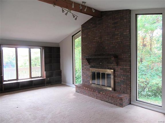 3rd image of 4 Clark Dr