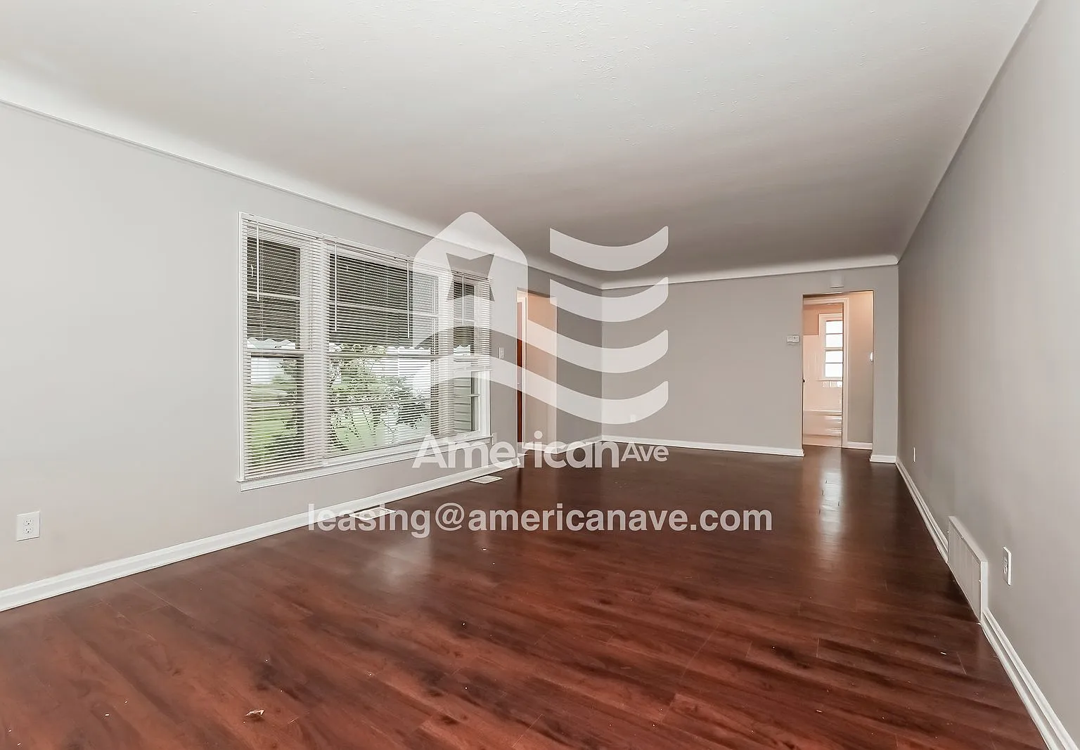 3 bed, 1.0 bath, 1052 sqft, $2,483 — Photo 2