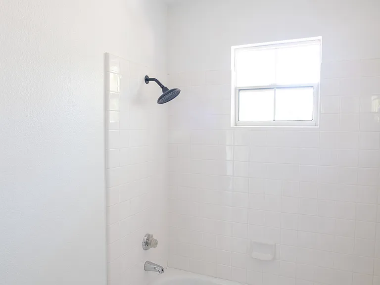652 Charleston Ct — Photo 23