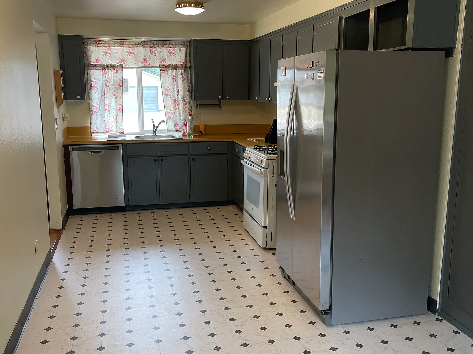 3 bed, 1404 sqft, $2,495 — Photo 4