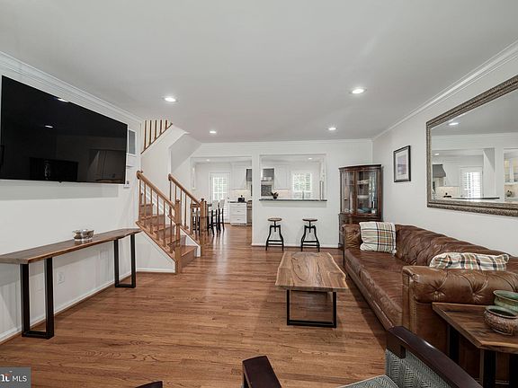 5th image of 5209 Dunstable Ln