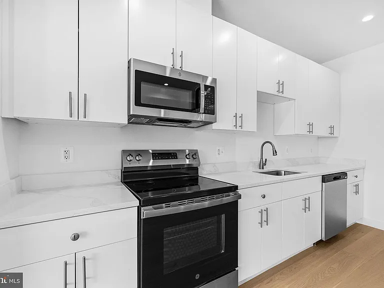 2532 Elvans Rd SE — Photo 6