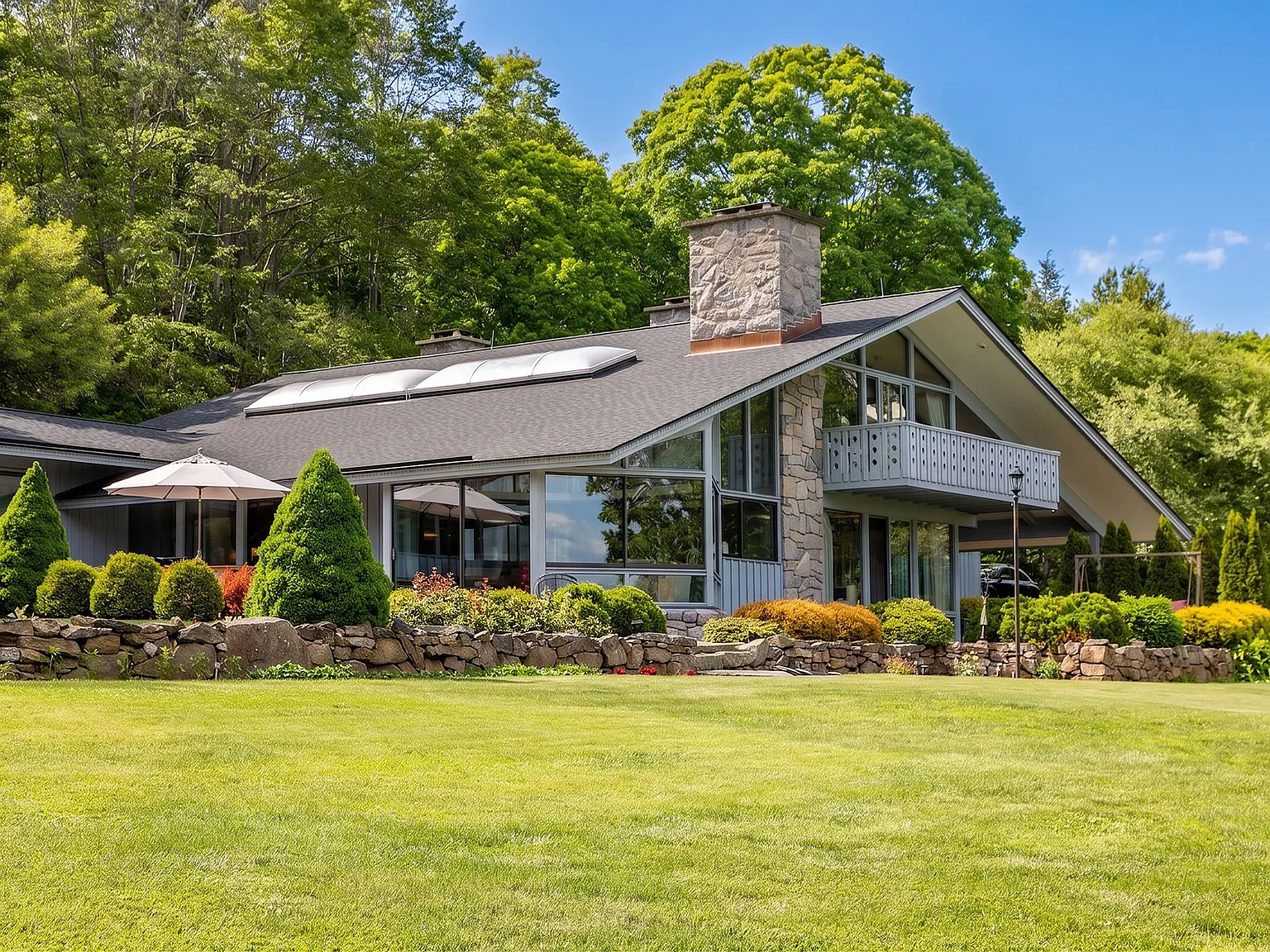 3 bed, 4139 sqft, $6,850 — Photo 2