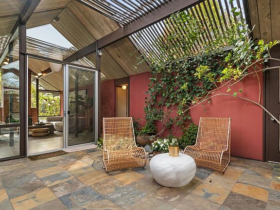 5th image of 965 Eichler Dr