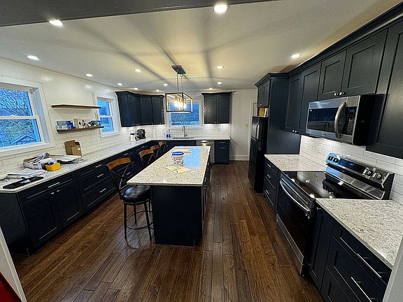 5th image of 648 Main Mifflin Rd