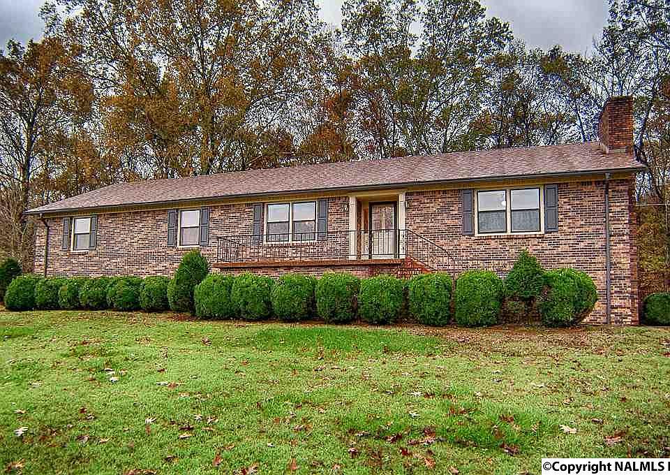 1st image of 154 Oak Valley Ln