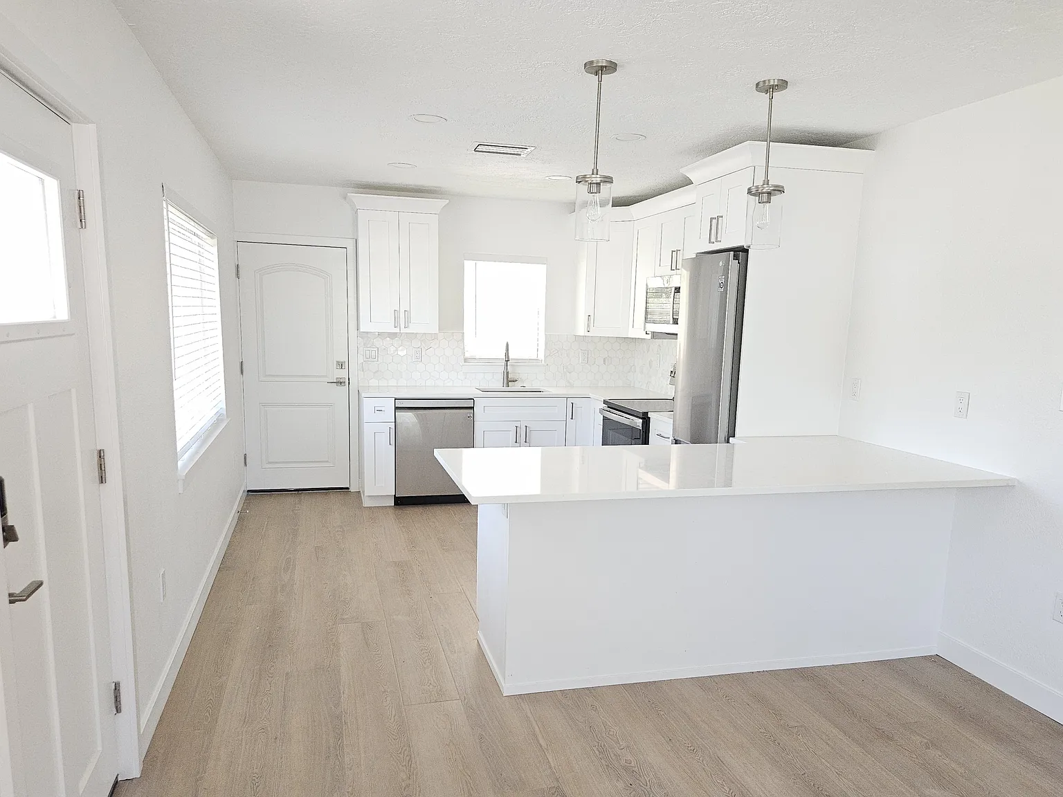 2204Phillippi - 285-MCM — Photo 3