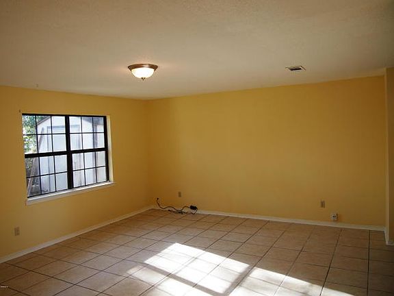 4th image of 358 Nancy Dr