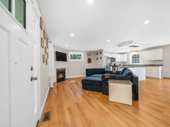 130 Concord Road, Lee, NH 03861