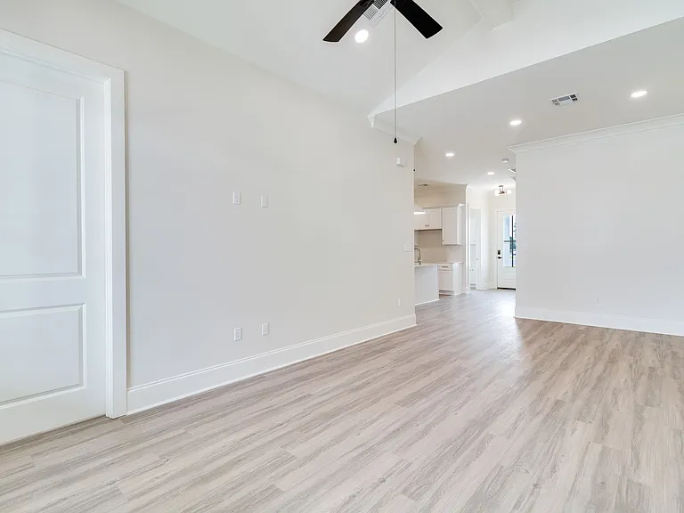 110 Pilsbury Ln — Photo 6