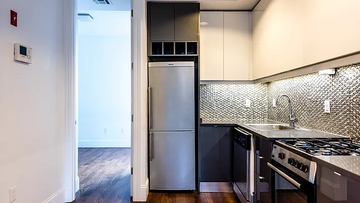 Rented by Nooklyn NYC LLC | media 49