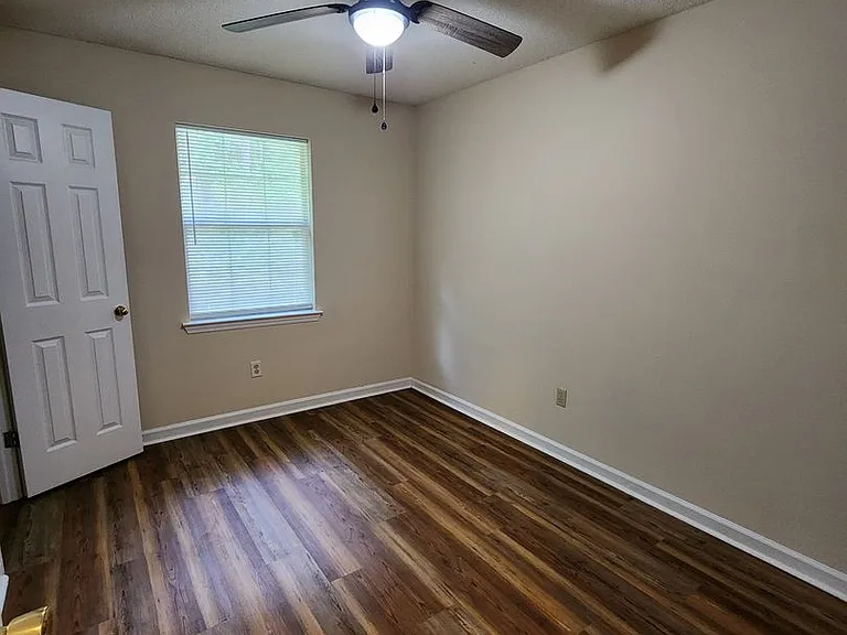 906 Rice Ct — Photo 19