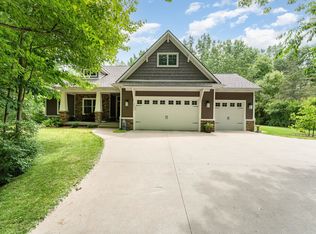 3976 E Tupelo Dr, Midland, MI 48642