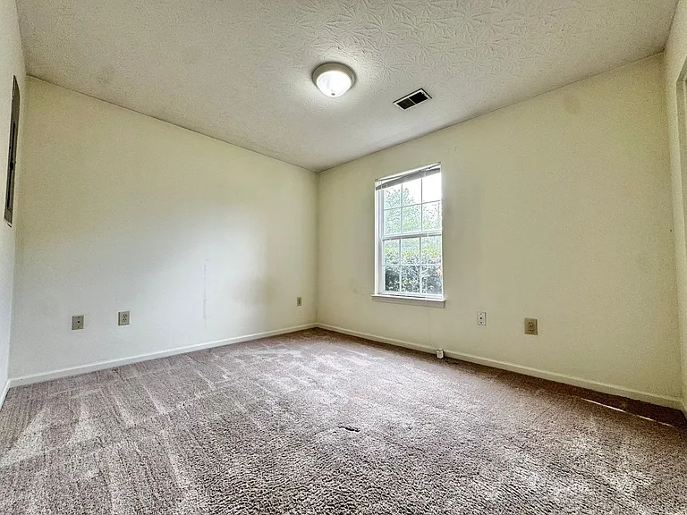 Forest Creek Apartments — Photo 42