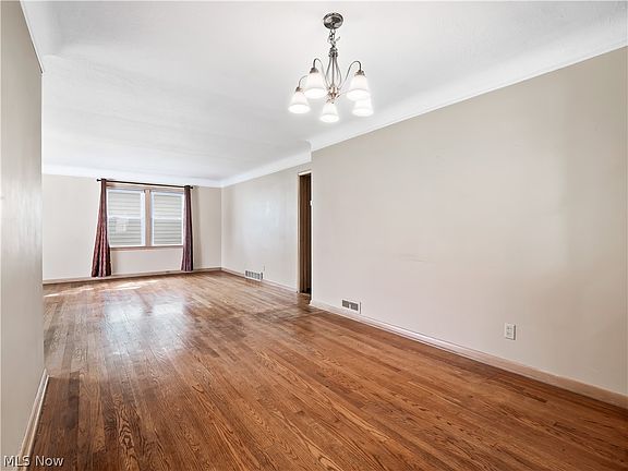 3rd image of 4810 Fairlawn Rd