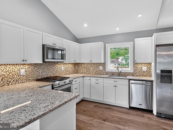 4th image of 416 Sudbury Rd