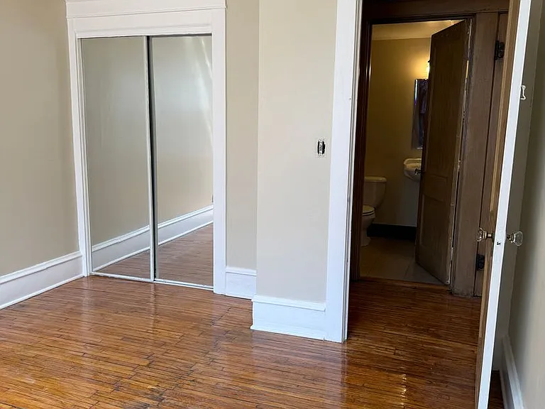 306 N Locust St — Photo 8