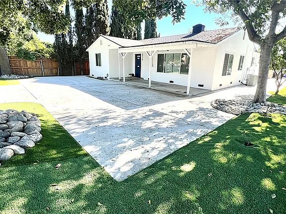 2nd image of 8938 Duarte Rd
