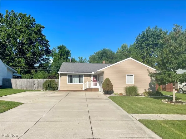 566 Lafayette Blvd, Sheffield Lake, OH 44054